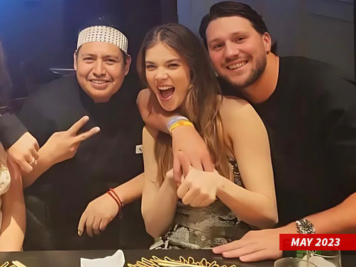 Bills QB Josh Allen gets cozy with Hailee Steinfeld at sushi dinner