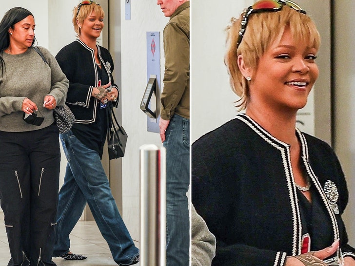 Rihanna appears with new hairstyle