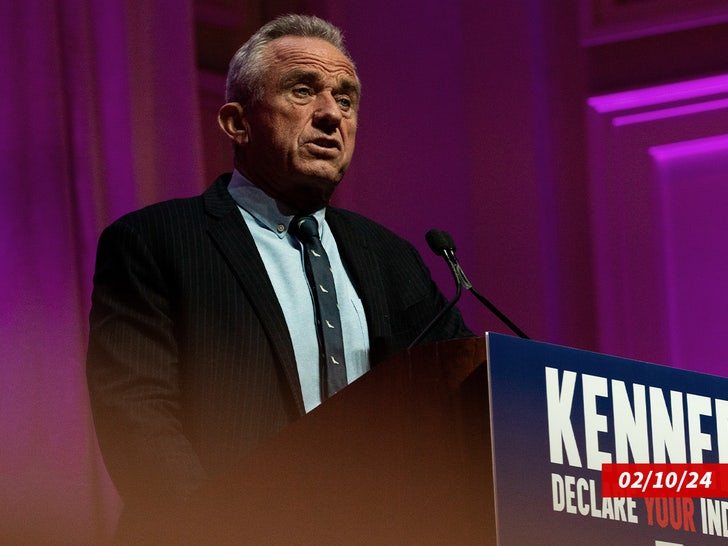 rfk jr on the sub campaign trail