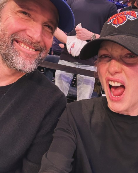 KNICK NIGHT: Julianne Moore and her husband Bart Freundlich watch as the New York Knicks take on the Indiana Pacers.