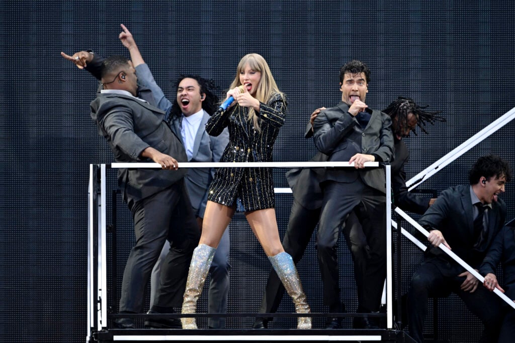 Taylor Swift performs in England