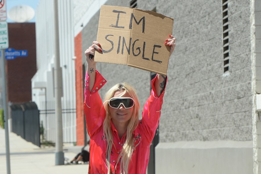 Kesha announces she's single and more star photos