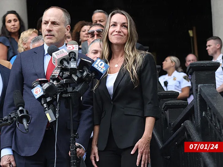 karen read outside the court sub