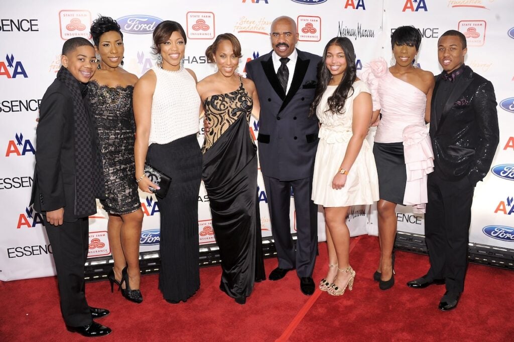 Steve Harvey with all those kids and wife. 