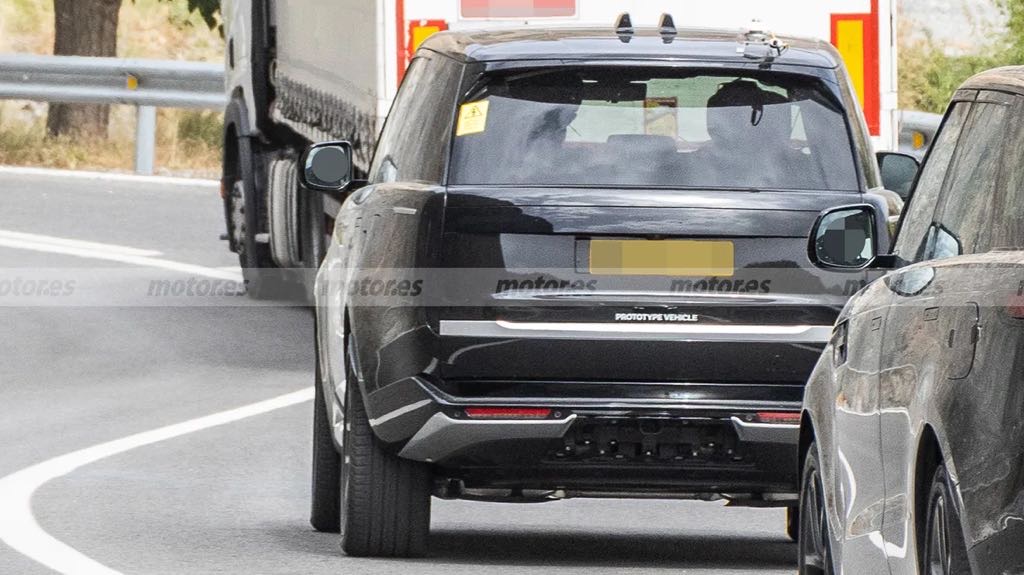 Range Rover Electric Spotted Rear