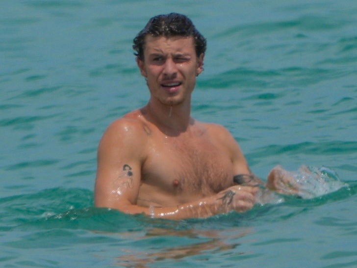 0918-Shawn-Mendes-Slim-Em-Miami-Beach-SUB-2