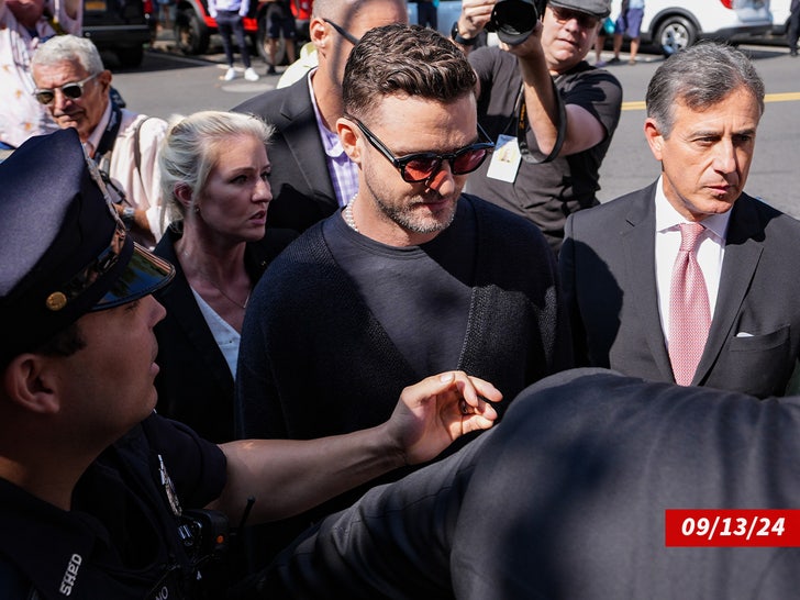 091824 justin timberlake arriving at court 2 getty