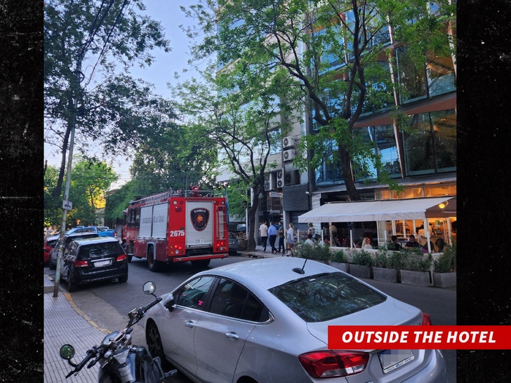 Liam Payne ambulance in front of the hotel