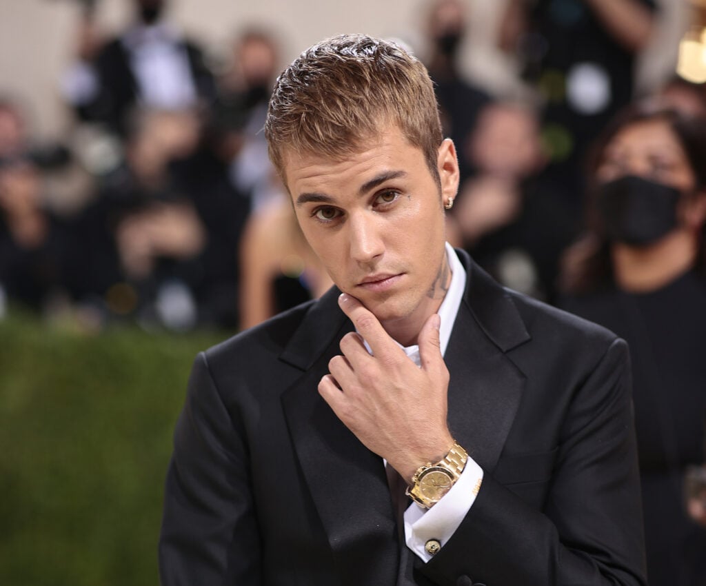 Justin Bieber attends the 2021 Met Gala Celebrating In America: A Lexicon Of Fashion at the Metropolitan Museum of Art on September 13, 2021 in New York City. 