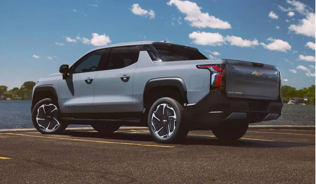 Chevrolet Silverado 2025